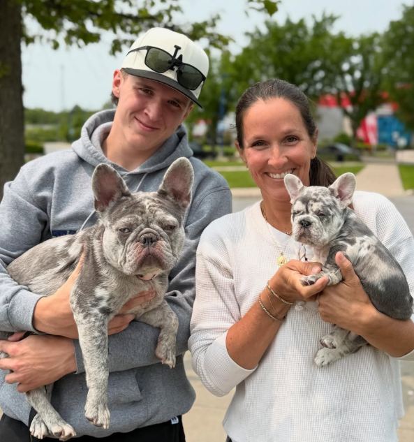 A MonRoyal Frenchies puppy